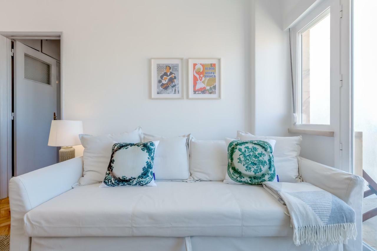 Renovated Sunny Apartment With Amazing Sunset Balcony , By Timecooler リスボン エクステリア 写真