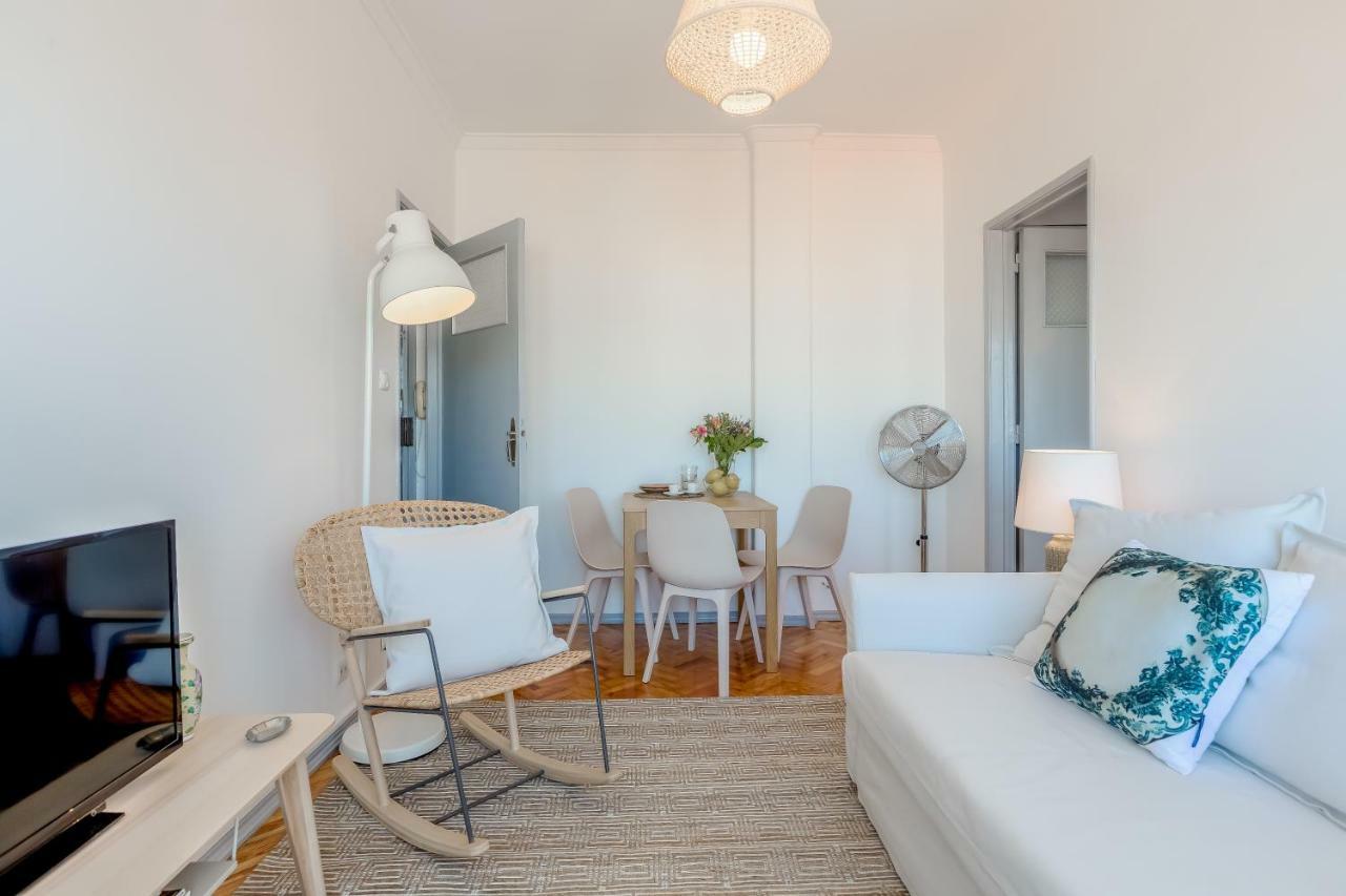 Renovated Sunny Apartment With Amazing Sunset Balcony , By Timecooler リスボン エクステリア 写真
