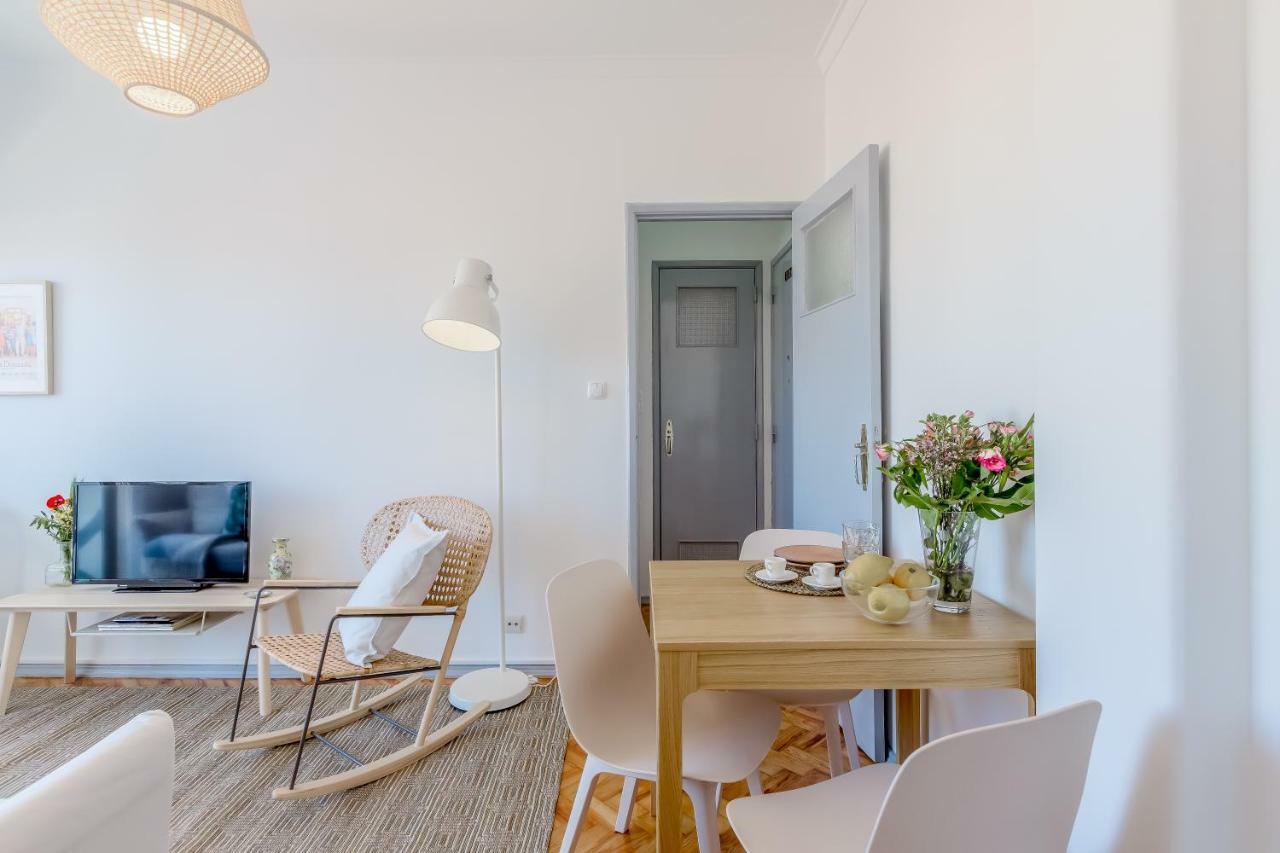 Renovated Sunny Apartment With Amazing Sunset Balcony , By Timecooler リスボン エクステリア 写真